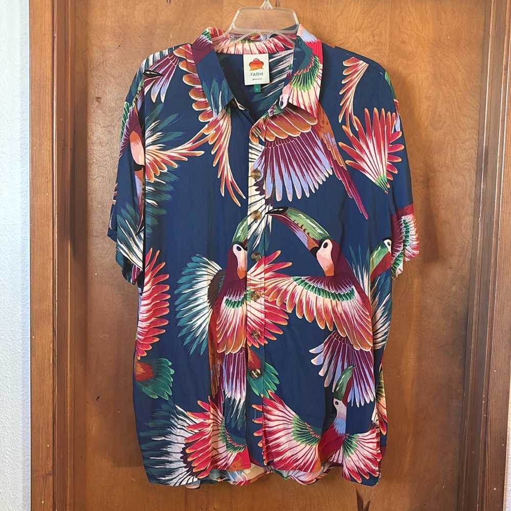 Perfect condition toucan print Farm Rio blouse